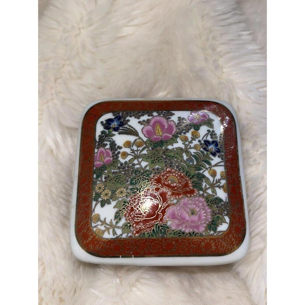 Vintage Action Japanese Porcelain Trinket Box Enameled Floral and Gold Lid #73A